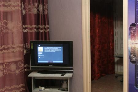 «Двухкомнатная квартира возле ЖД-вокзала»