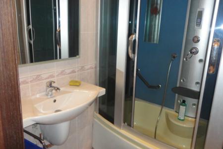 2 к.кв.район ж.д.вокзала.