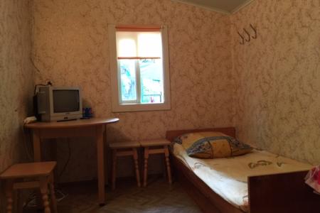 домик у моря . пляж Учкуевка