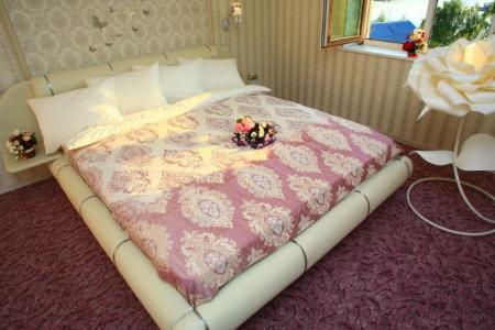 Сдам коттедж 5 этажный на 9 просеке на сутки