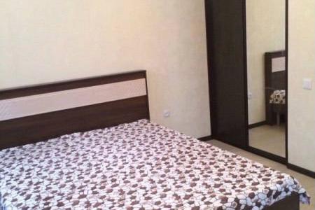 1 кв район Торгового Центра Кристалл