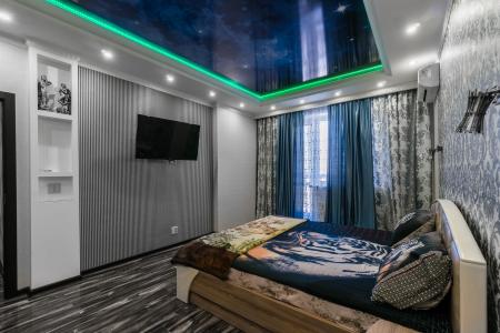 Квартира находится в удобном районе.хорошая развязка,на все отдаленные районы.Рядом тк "Фокус",тк"Р"