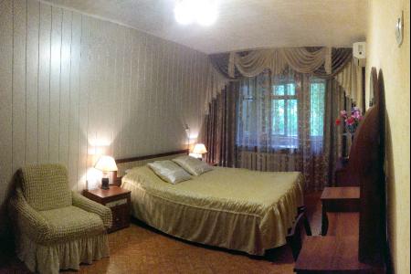 Двухкомнатная квартира возле ЖД-вокзала