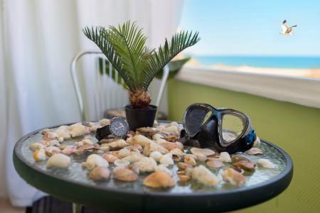 апартаменты "VICTORIYA & K"  Первая линия..