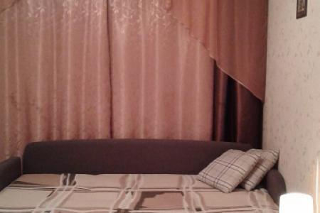 Однокомнатная уютная квартира 2+2 в шаговой доступности от ст.метро Гагаринская.