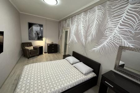 Однокомнатная квартира возле ЖД-вокзала с дизайнерским ремонтом