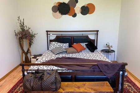 Дом на берегу сказочного озера.