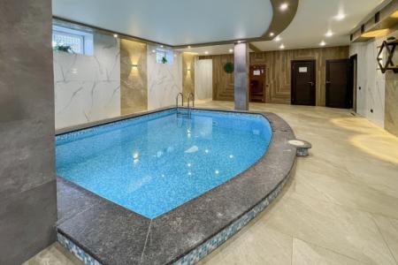 Коттедж с большим банкетным залом и бассейном