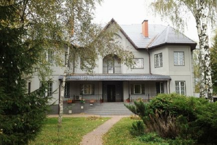 Дом в лесу по Калужскому шоссе до 20 человек