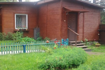 Сдается одноэтажный гостевой домик в г.Луга на берегу озера Омчино