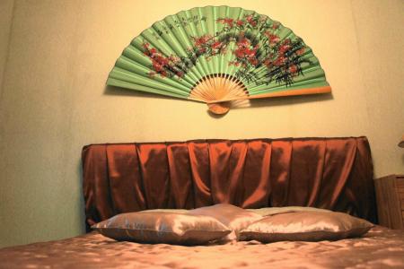 Апартаменты с двумя отдельными спальнями , кухней и балконом