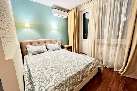 Уютная и романтичная однокомнатная квартира Sunny Days Apartment