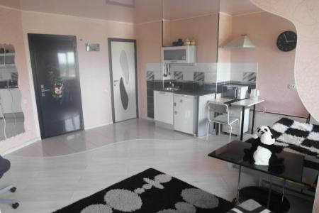 Сдается посуточно, на сутки, и по часам 1к. квартира в центре Казани, 4 спальных места, по адресу Ма