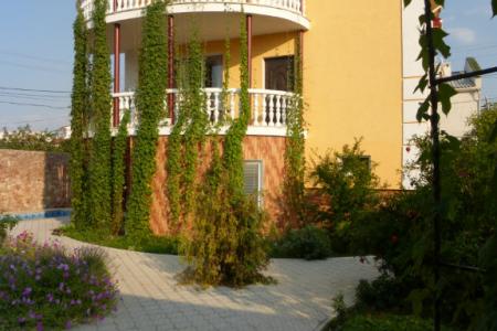 Сдаю гостевой номер комфорт у моря в частном коттедже