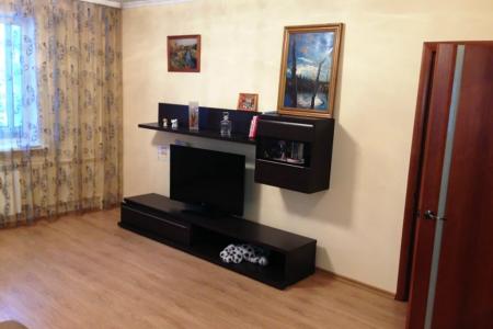 Двухкомнатная квартира возле Планеты и Сибири