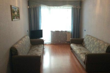 Хорошая транспортная развязка,центр города.