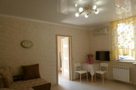 Двухкомнатная квартира возле моря