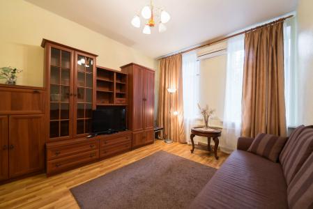 Двухкомнатная квартира около ТЦ "Каскад" на Маркса