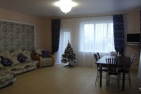 Сдам 2-х этажный коттедж посуточно