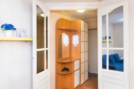 Двухкомнатная квартира возле ЖД-вокзала