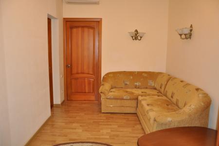 Двухкомнатная квартира в Гостевом доме в центре Геленджика