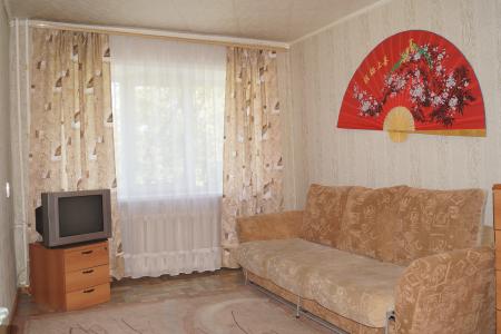 1-комнатная квартира, Челюскинцев 29