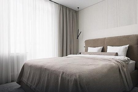 Очень удобная транспортная развязка, общественным транспортом можно добраться до любой точки города.