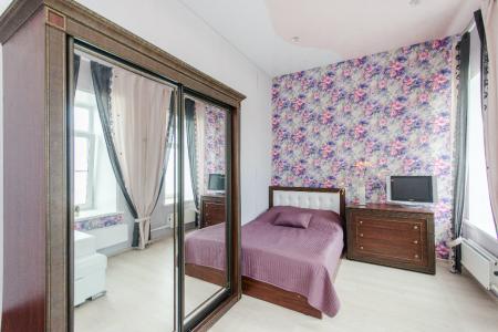 однокомнатная квартира под стенами кремля с великолепным видом на набережную