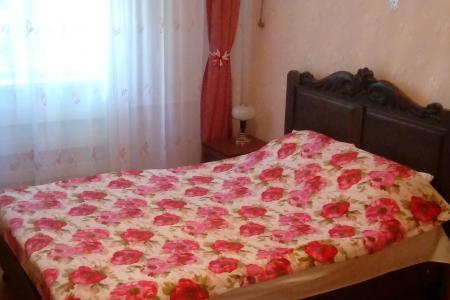 Двухкомнатная в Цветнике посуточно