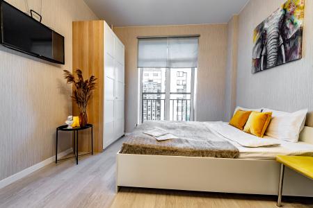 ApartMe 2-местная студия с французским балкончиком