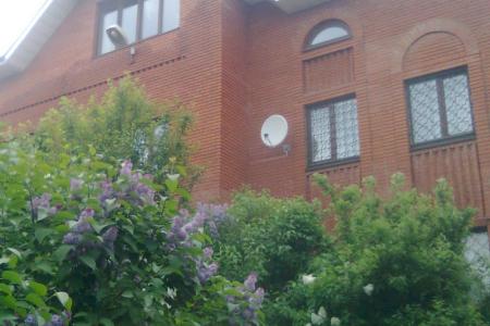 Дом с плавотельным бассейном