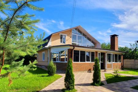 Коттедж в черте города