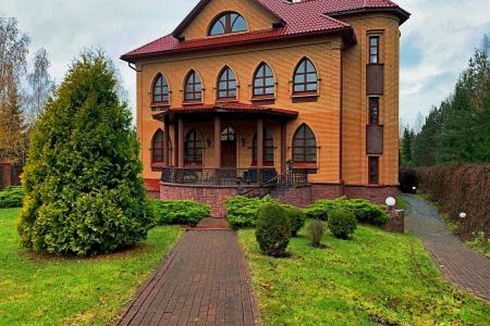 Дом для мероприятий с звуковой аппаратурой, двумя бассейнами и сауной на 22 гостя