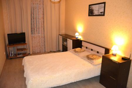 СДАМ ПОСУТОЧНО или на ЧАС 1 к. кв. ул. Волотовская, 5