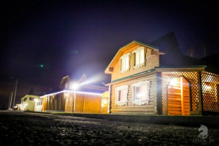 Два загородных дома в 6 км от города