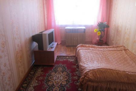 Сдам квартиру. Все рядом, район спорткомплекса "Снежинки".