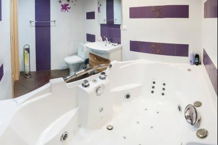 элитная квартира посуточно в Самаре с джакузи рядом с набережной Волги, КРЦ "Звезда" и КЦ "KIN UP"