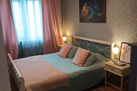 Сдам 2-х.ком.кв.1600руб./сут.в г.Новосибирск возле метро