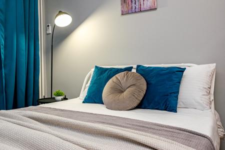 Современная студия у цирка