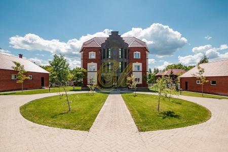 Сдаем в посуточную аренду особняк 1100 кв. м . с банкетным залом, бассейном с горкой,  диско-залом