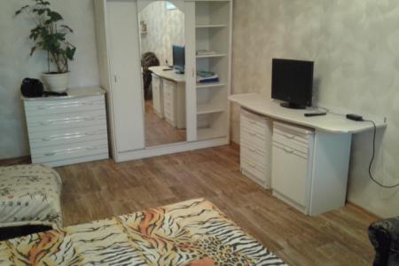 Сдам 2-к квартиру, ново-садовая,369