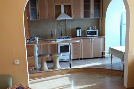 2 ком ,квартира -ЦЕНТР