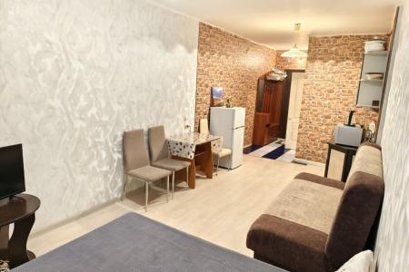 Просторная студия в Северном возле Планеты.