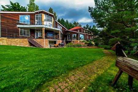 Дом-шале с бассейном и сауной в 10 мин. езды от МКАД по Новорижскому ш. для 12 чел.