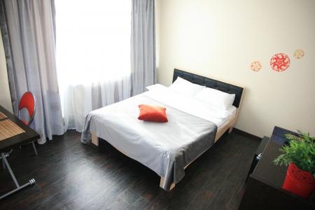 Яркая теплая студия