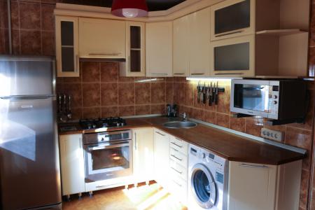 Трехкомнатная квартира в центре Лазаревского