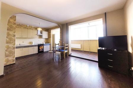 Двухкомнатная квартира у Центрального стадиона