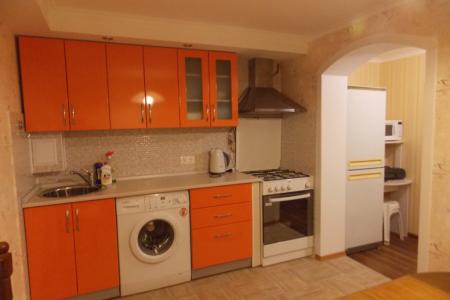 Двухкомнатная  квартира в спокойном уютном месте