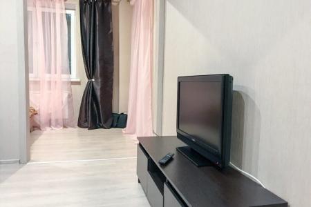 Сдается посуточно 1 ком. квартира в г. Тюмень, ул. Геологоразведчиков 44А.