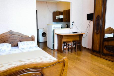 Уютная студия с хорошим ремонтом, новая мебель, полностью укомплектована.